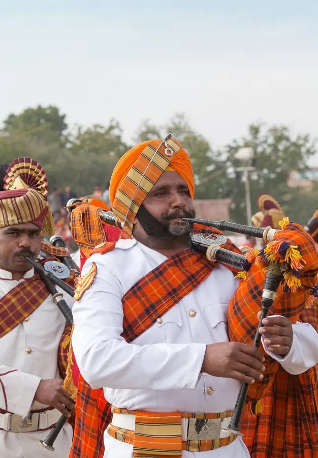 indian military bagpipers band playing bagpipe camel festival rajasthan state india bikaner january 199887610
